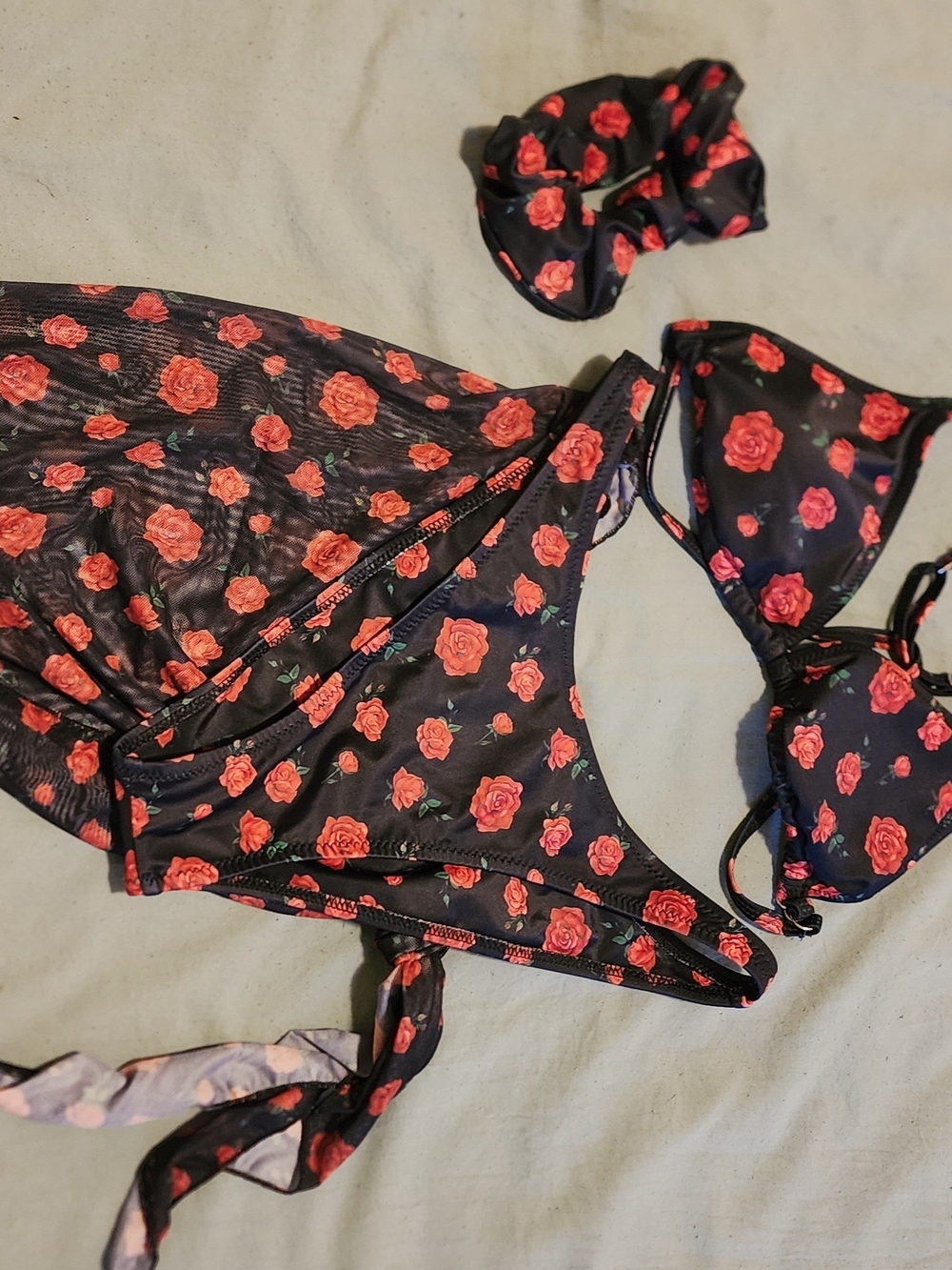 Rose-Print Triangle Bikini Set with Scrunchie - Black & Red